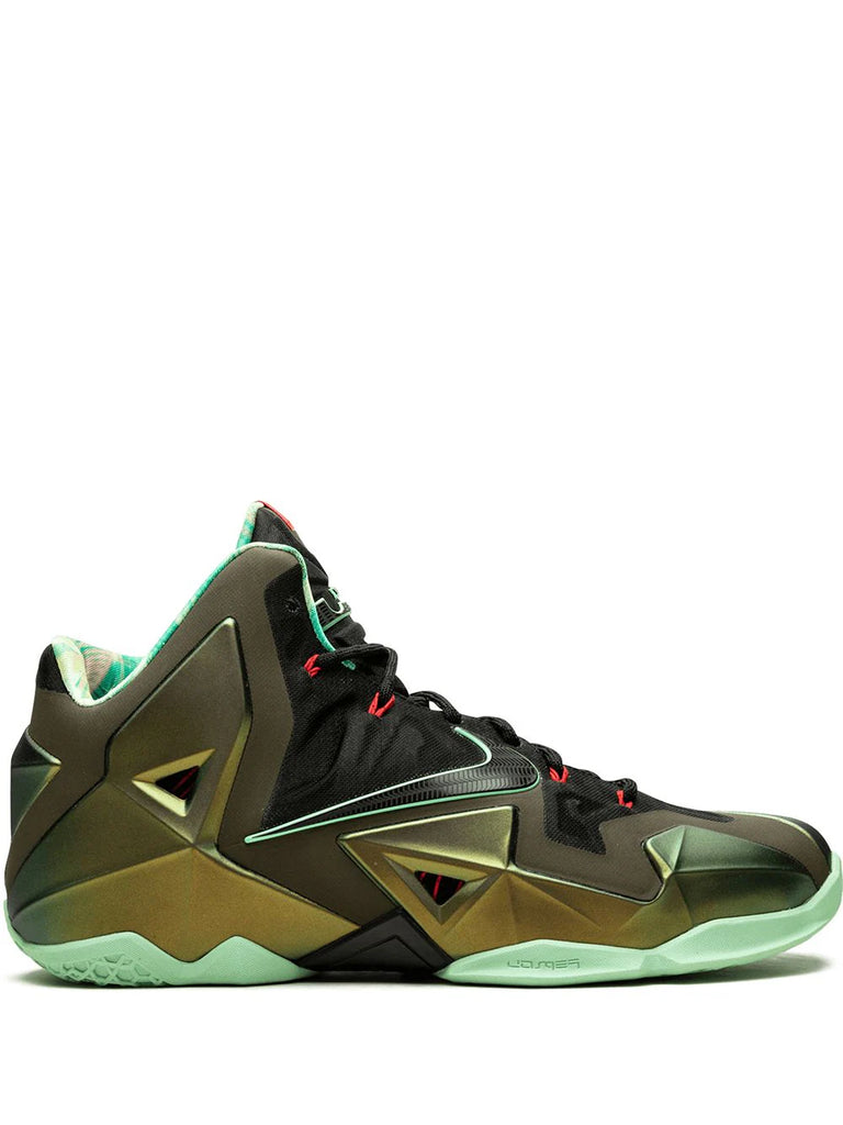 James Unwraps Christmas LeBron 11 Shoes in Win Over Lakers | NIKE LEBRON -  LeBron James Shoes